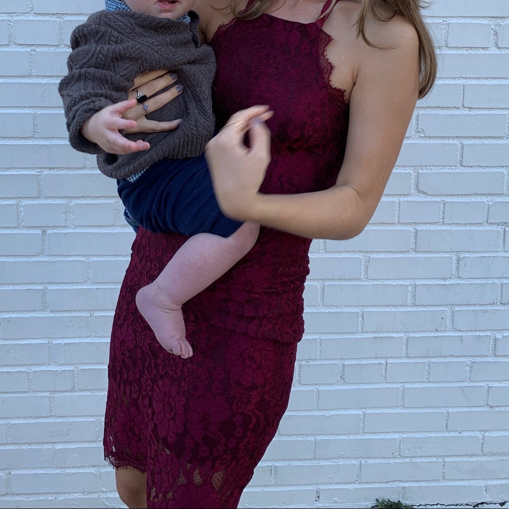 Burgundy bodycon lace dress